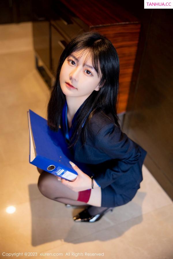   [XiuRen]高清写真图 2023.03.13 No.6407 谢小蒽 黑丝美腿第13张图片